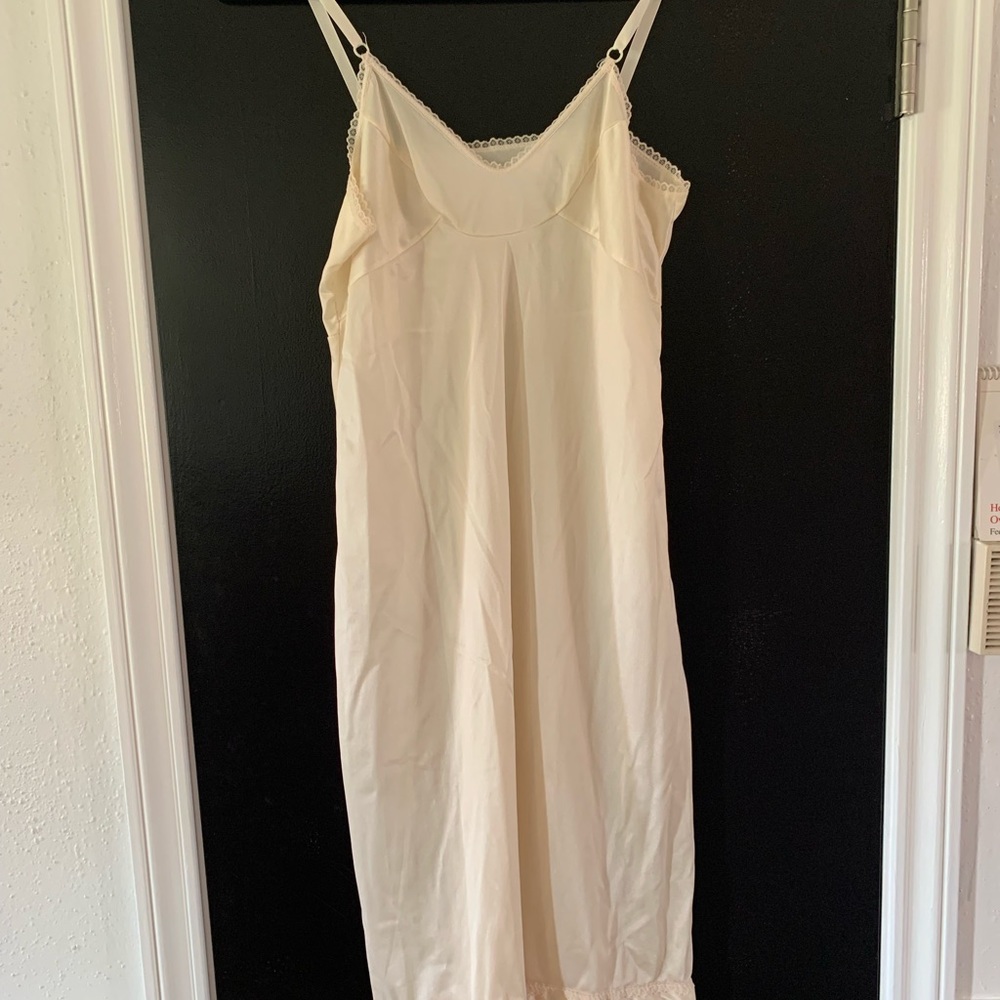 Beige slip